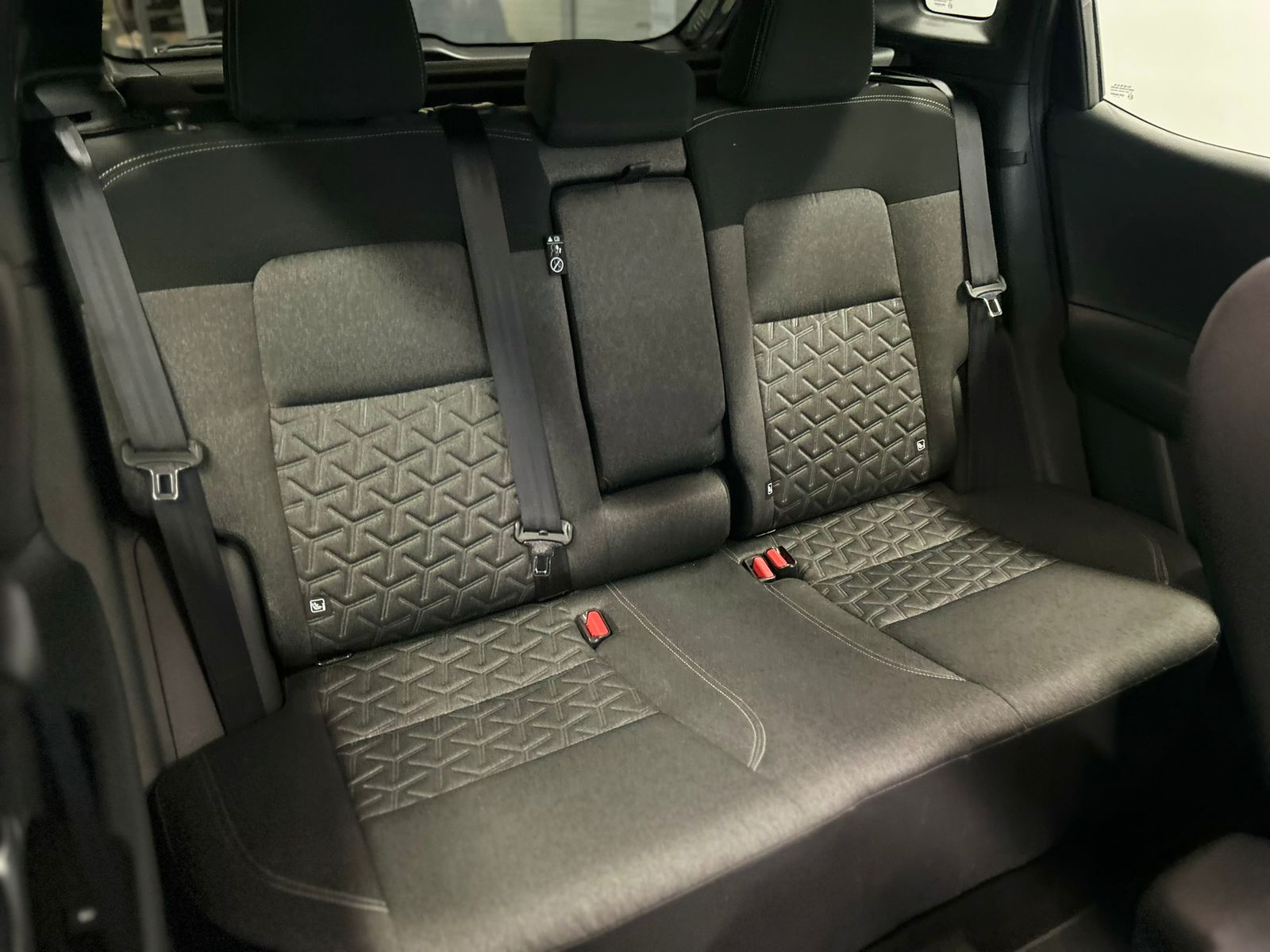 2025 Nissan Kicks Base