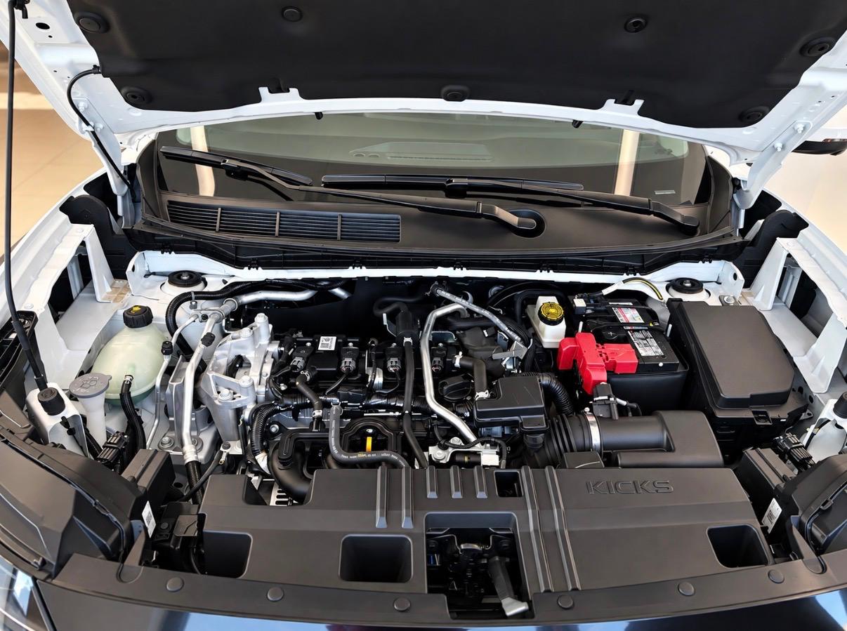 2025 Nissan Kicks Base